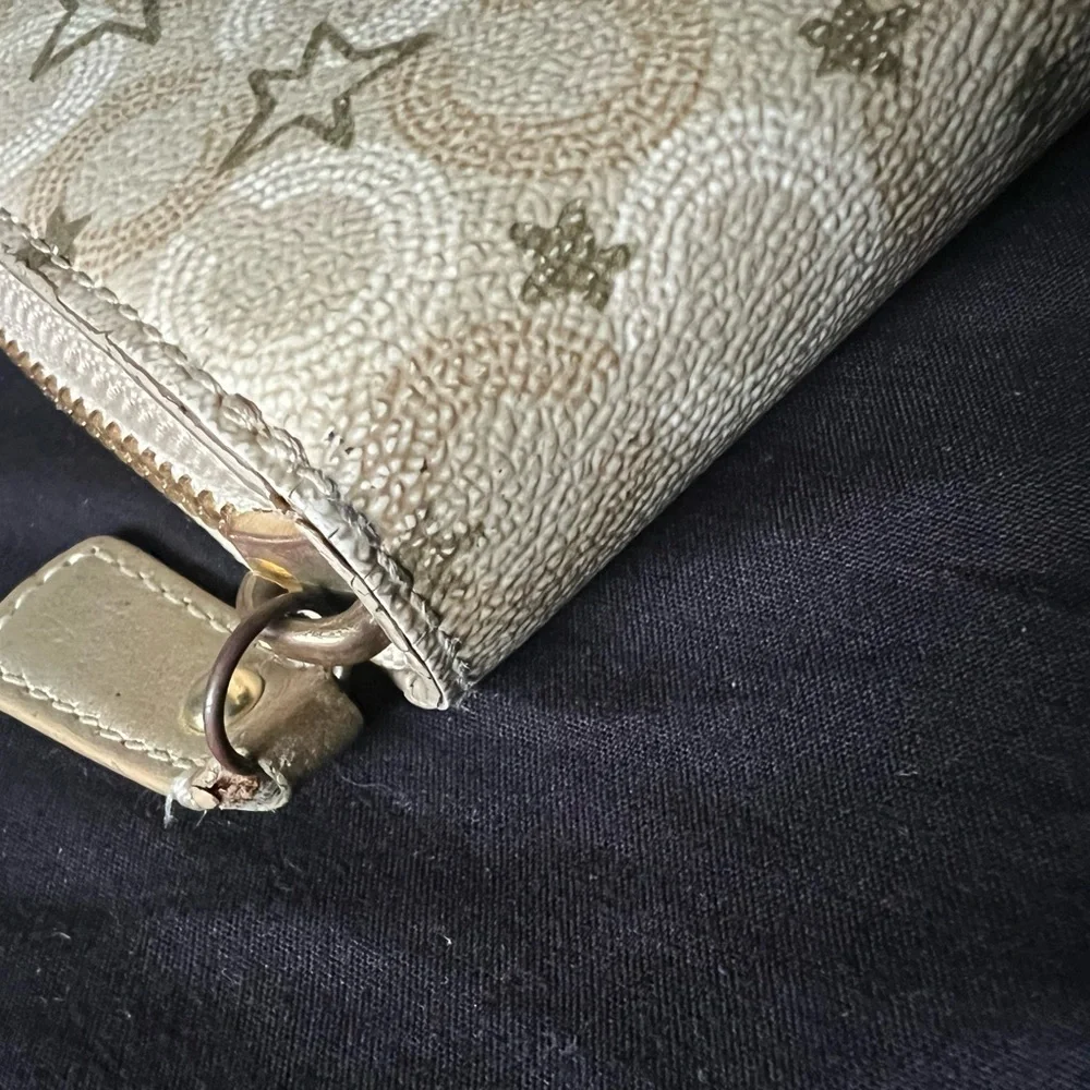 Coach Waverly Snow Queen Signature Coated Canvas Gold Stars Zip Around Wallet - Picture 6 of 16